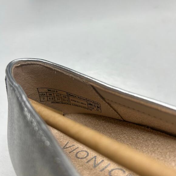 Vionic Willa II Leather Slip On Flat Silver Women's 7 M NWB Comfort Arch Support - Picture 9 of 10